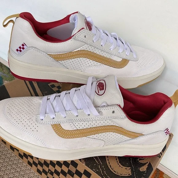 Vans WMNS Zahba Vintage Sport White Multi
VN0007QQJ5K
Sneakers - Picture 7 of 16